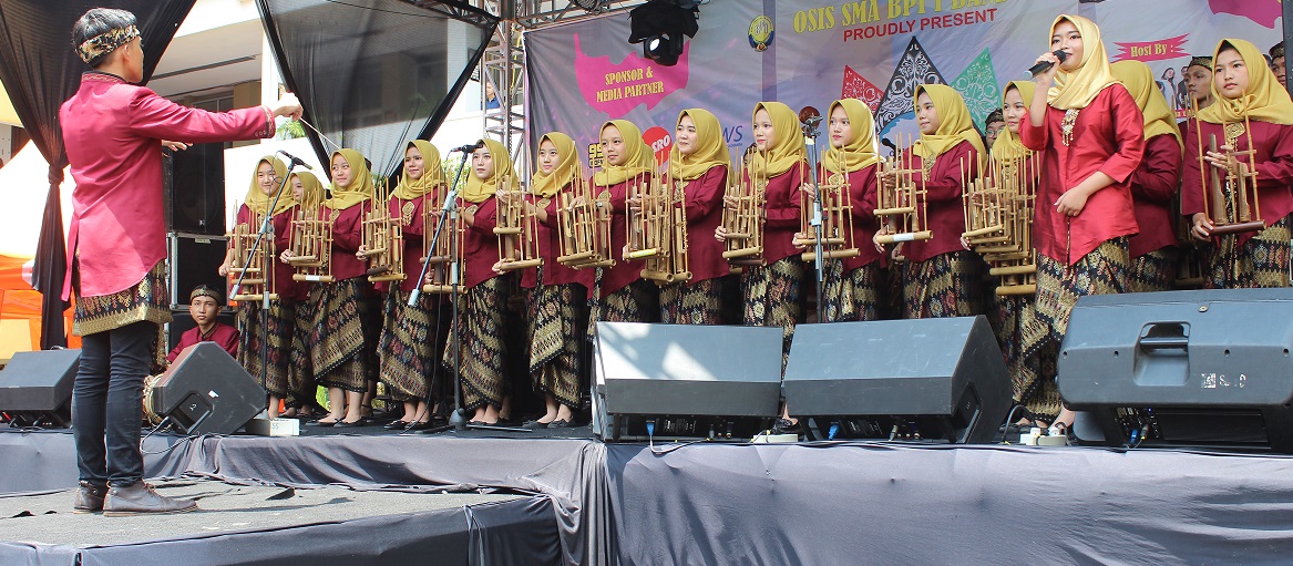 Angklung sebagai Icon SMP Pasundan 1